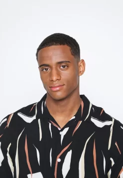 Pier One Contemporary Art Regular Resort- Camisa - Black 13 Pier One Contemporary Art Regular Resort- Camisa - Black -Pier One 209c2b8fb1b54d8599c6f0e75d4a20f4 scaled