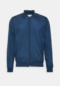Pier One Chaquetas Bomber -Dark Blue 8 Pier One Chaquetas Bomber -Dark Blue -Pier One 2c7513d9326d4f81ad0abd17cff88e17 scaled
