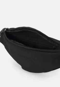 Pier One Riñonera - Black -Pier One 31346e2a4e614e92be13399d71ffc238 scaled