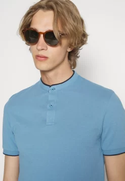 Pier One Camiseta Básica - Light Blue -Pier One 456fe74b3a0247ada5ec82d4c6c9d7ce scaled