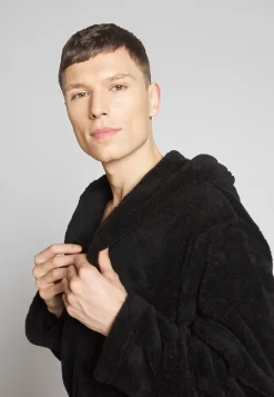 Pier One Albornoz - Black -Pier One 46ddd89e67e647d9a552c22e74d82b35 scaled