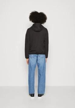 Pier One Impermeable - Black 8 Pier One Impermeable - Black -Pier One 4e357a4c9dc64463935acb495187a2e8