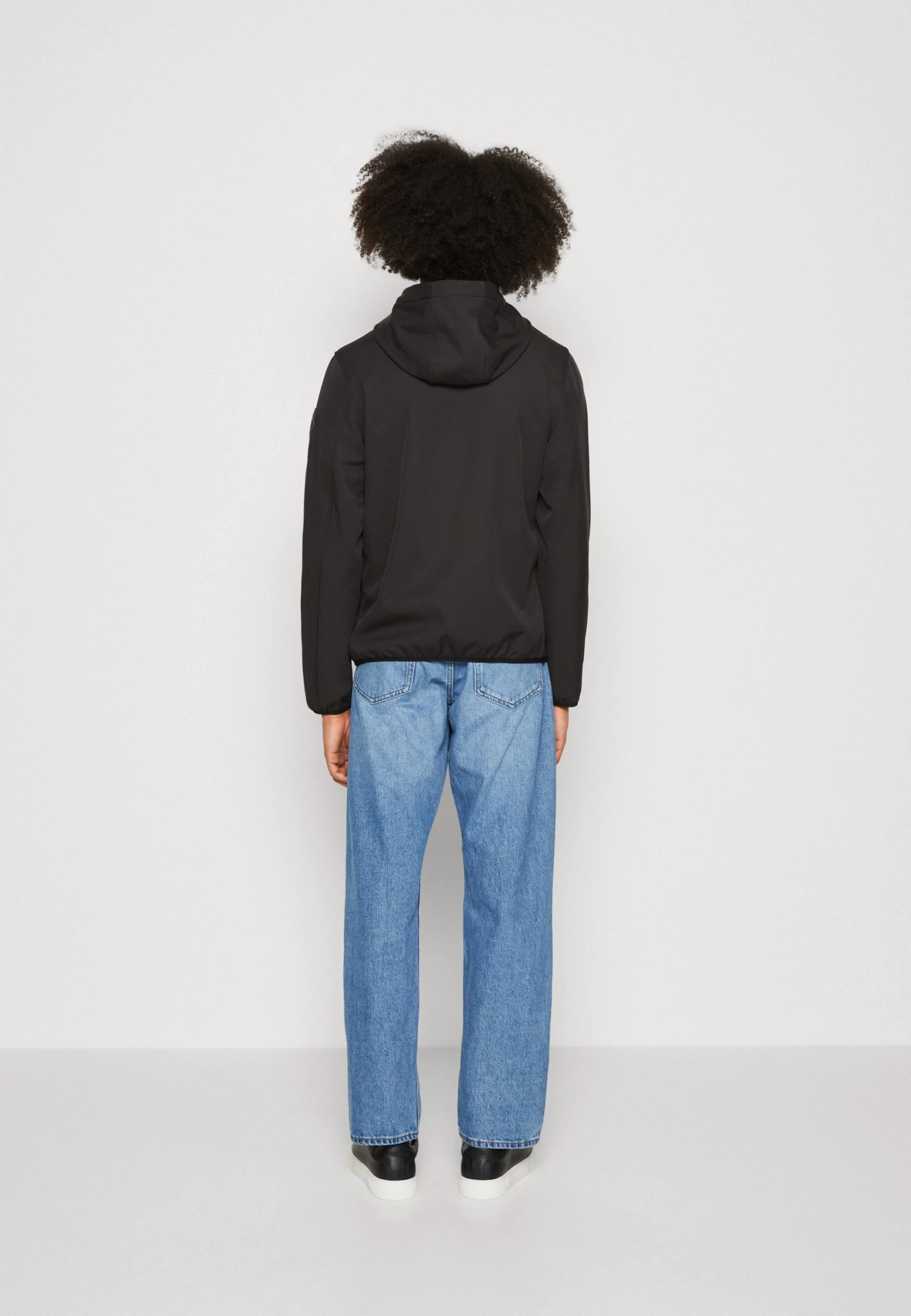 Pier One Impermeable - Black 3 Pier One Impermeable - Black - Imagen 3