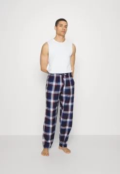 Pier One -Pier One 4e41625a669547dda24c21166e112a8e scaled