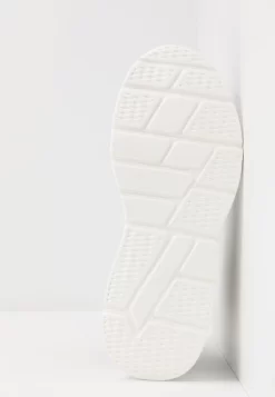 Pier One Zapatillas Altas - Black/White -Pier One 52b5e07059e148baa03e0194b33ba8c5 scaled