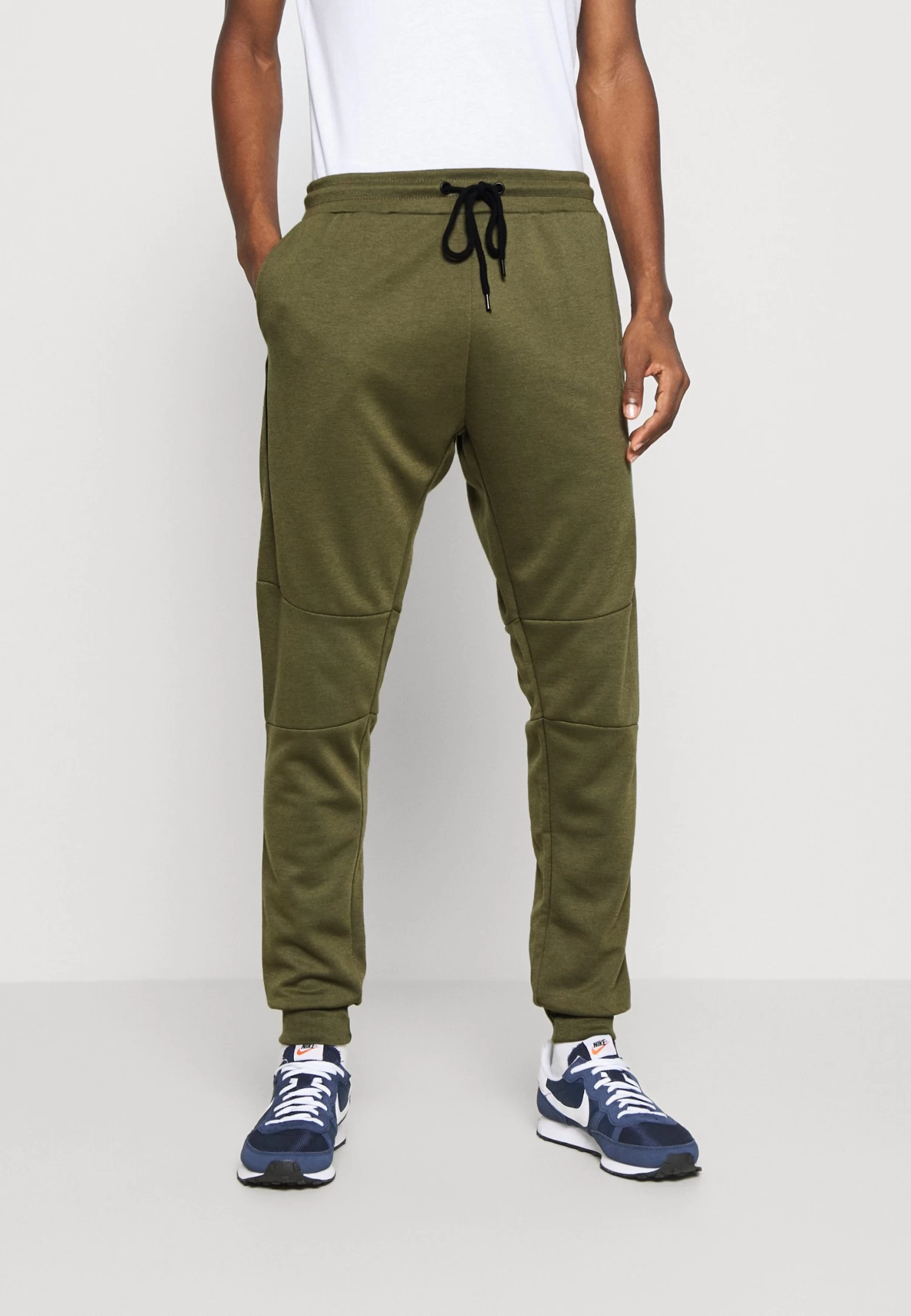 Pier One Pantalones Deportivos - Olive 1 Pier One Pantalones Deportivos - Olive