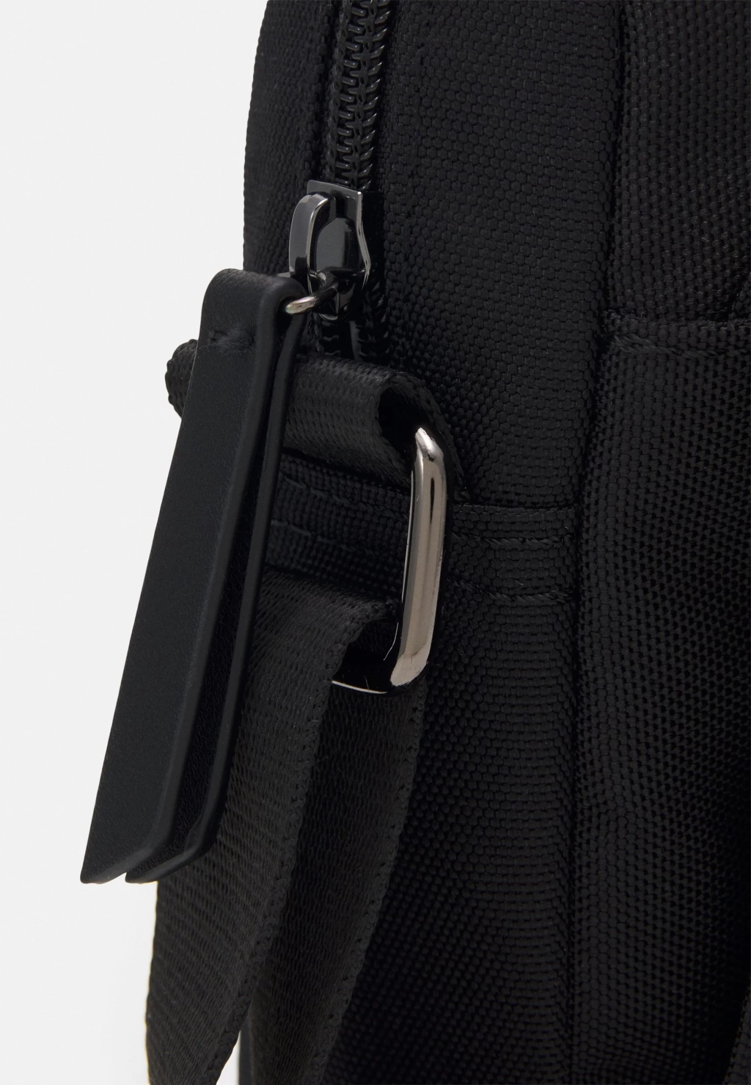 Pier One Unisex - Bandolera - Black 4 Pier One Unisex - Bandolera - Black - Imagen 4