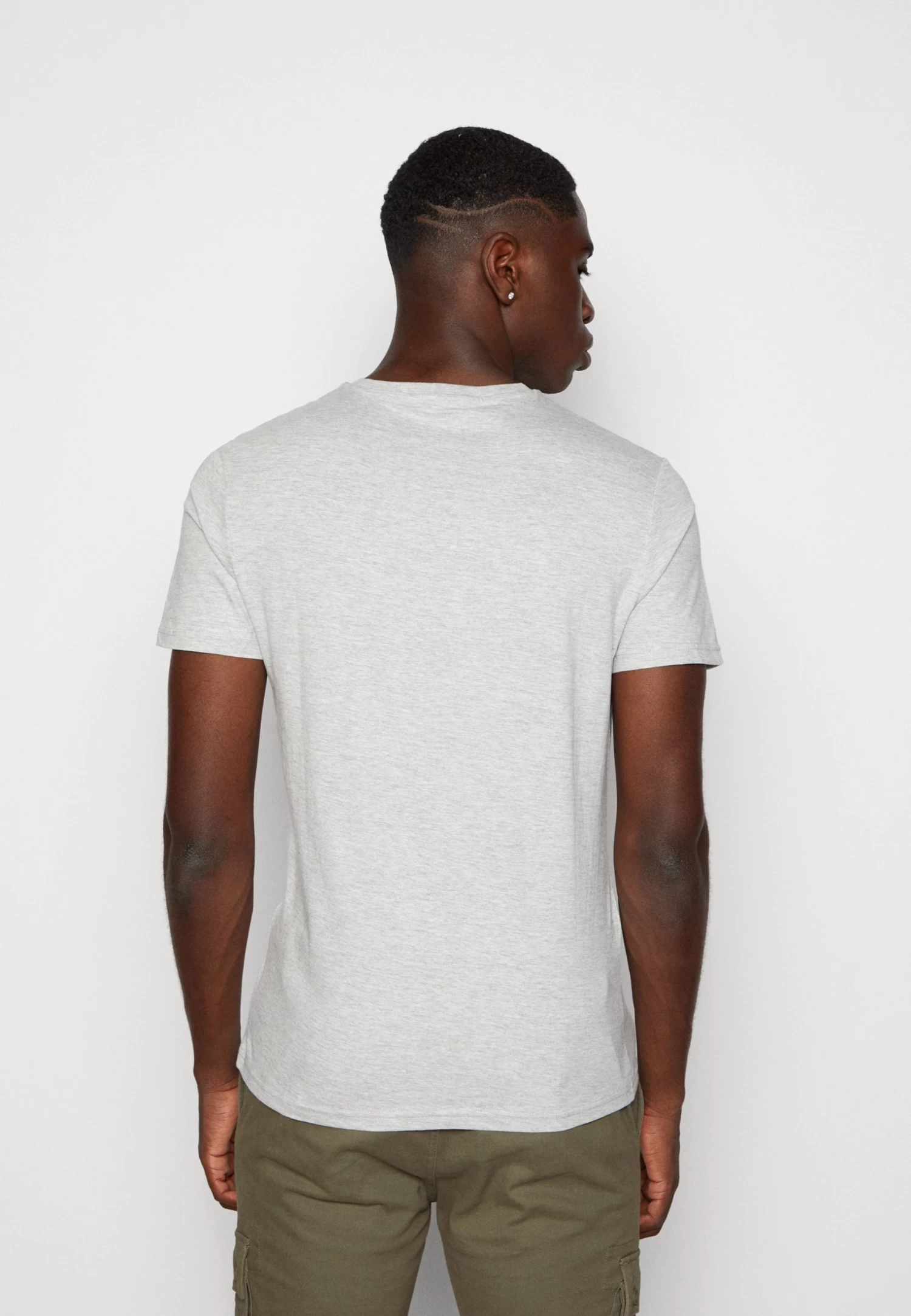 Pier One Unisex 5 Pack - Camiseta Básica - Black /Dark Blue/Dark Green 3 Pier One Unisex 5 Pack - Camiseta Básica - Black /Dark Blue/Dark Green - Imagen 3