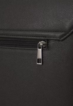 Pier One Big Messenger Bag - Bandolera - Black -Pier One 62d724f6de5f4920b897e4e1d27e8fad scaled