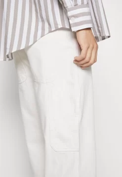 Pier One Carpenter Colored Twill- Vaqueros Rectos - Off-White -Pier One 72381b5c0ea4476da8022189e3b24b31 scaled