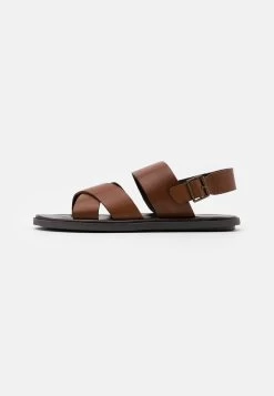 Pier One Unisex - Sandalias - Cognac