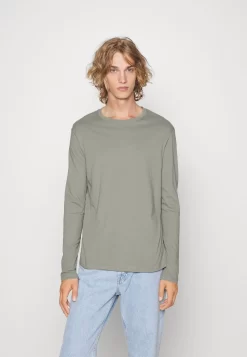 Pier One 5 Pack - Camiseta De Manga Larga - Black/Dark Blue/Stone -Pier One 8b0985efe19f4c87964406ea25b6d0df scaled