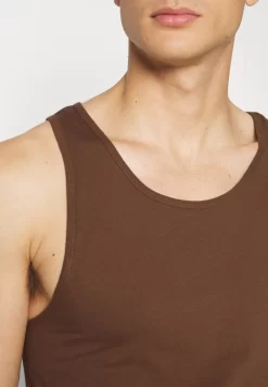 Pier One 3Pck Skin Tone Rib Vest- Camiseta Interior - Brown 9 Pier One 3Pck Skin Tone Rib Vest- Camiseta Interior - Brown -Pier One 9f31fc2f68bd4a4785af045b430b1d83 scaled