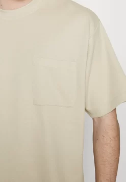 Pier One Camiseta Básica - Beige -Pier One af8149f997a441459f465ac3afd75f15 scaled