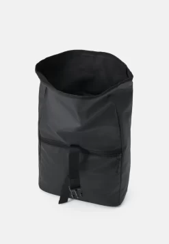 Pier One Tarpaulin Water Repellent Unisex - Mochila - Black 6 Pier One Tarpaulin Water Repellent Unisex - Mochila - Black -Pier One b496b4c13f874365838f471496f42273 scaled