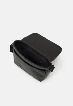 Pier One Unisex - Bandolera -Black 6 Pier One Unisex - Bandolera -Black -Pier One c8b3267bb4784f2bbcd3cf675ef176e0 scaled