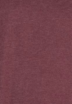 Pier One Plus Size - Camiseta Básica - Bordeaux -Pier One d3f436d5e45f491390006049d202fed8