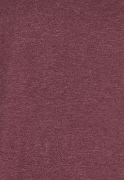 Pier One Plus Size - Camiseta Básica - Bordeaux -Pier One d3f436d5e45f491390006049d202fed8 scaled