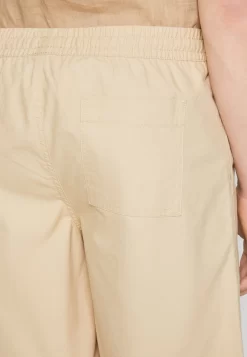 Pier One Shorts - Off-White 9 Pier One Shorts - Off-White -Pier One d6cc0af564044bfeb168158cc2b2d35e scaled