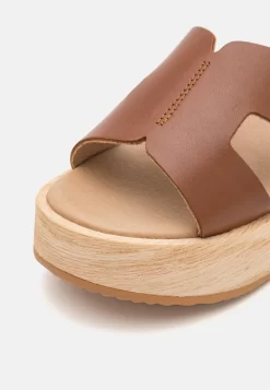 Pier One Leather - Zuecos - Cognac -Pier One e3b12b1e984f4a418f3826172ba96b4c scaled