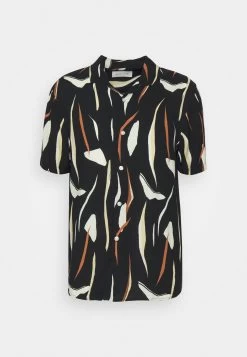 Pier One Contemporary Art Regular Resort- Camisa - Black -Pier One e739edc7466f4853a7b9d5c5f65579b1