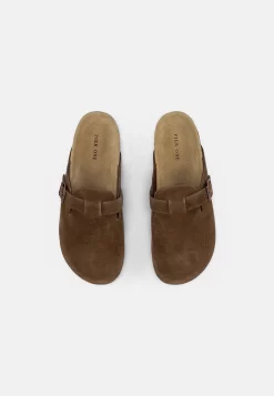 Pier One Leather Unisex - Pantuflas - Brown 9 Pier One Leather Unisex - Pantuflas - Brown -Pier One e81ec10b1baa426098f203c956f22c98 scaled