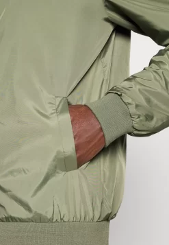 Pier One Chaquetas Bomber - Olive -Pier One f01688b544f04c2d97a595ab3180822d scaled