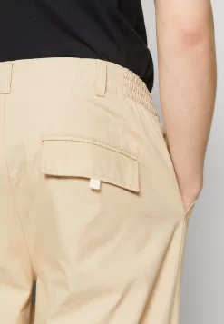 Pier One Pantalones - Off-White -Pier One f57bf42c9e2c4201af70c04a94666a6e scaled