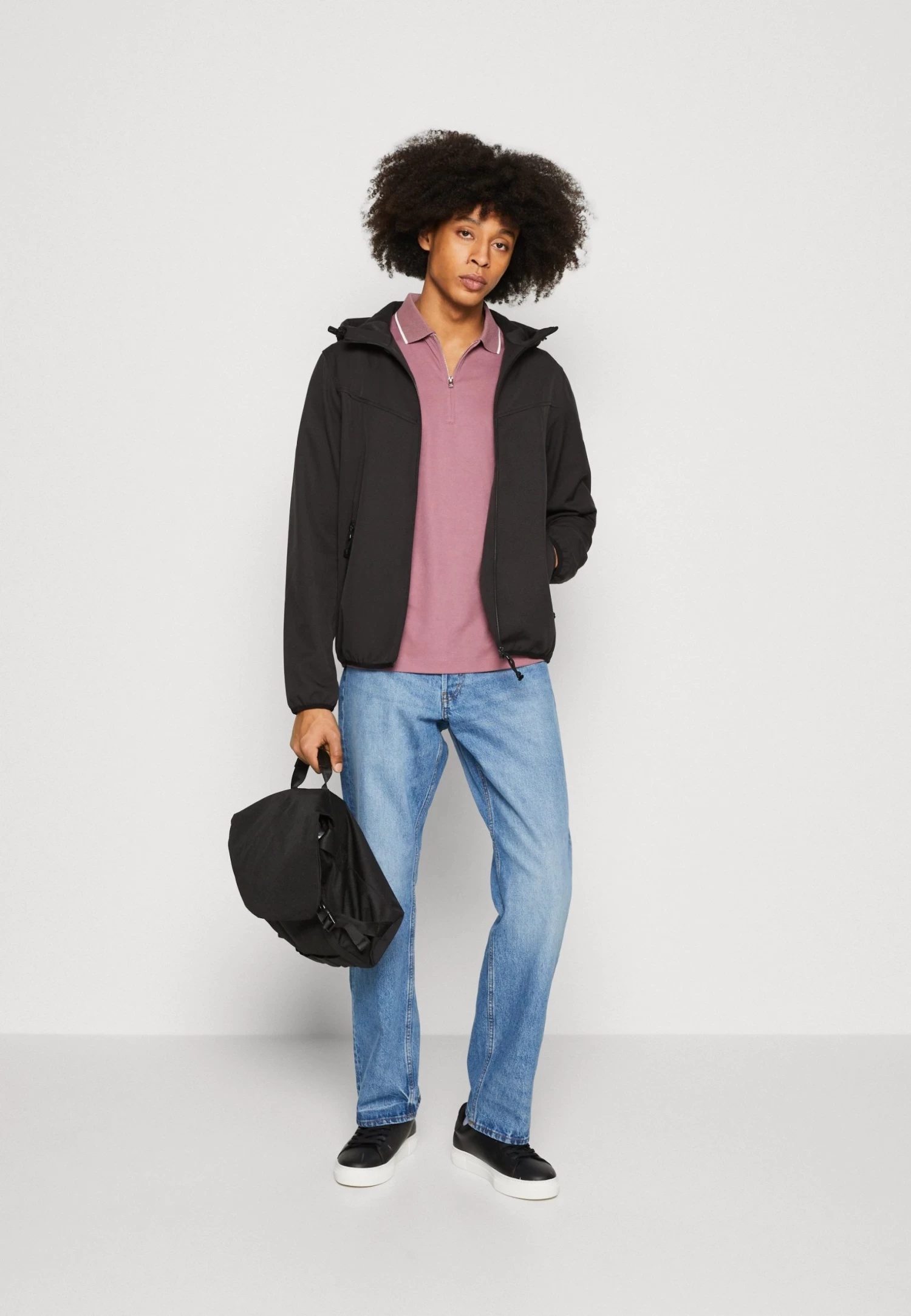 Pier One Impermeable - Black 2 Pier One Impermeable - Black - Imagen 2